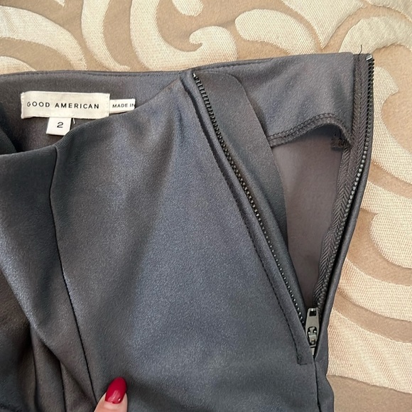 Good American Scuba Trousers  Gray, size 2/26
NWOT - Picture 7 of 12